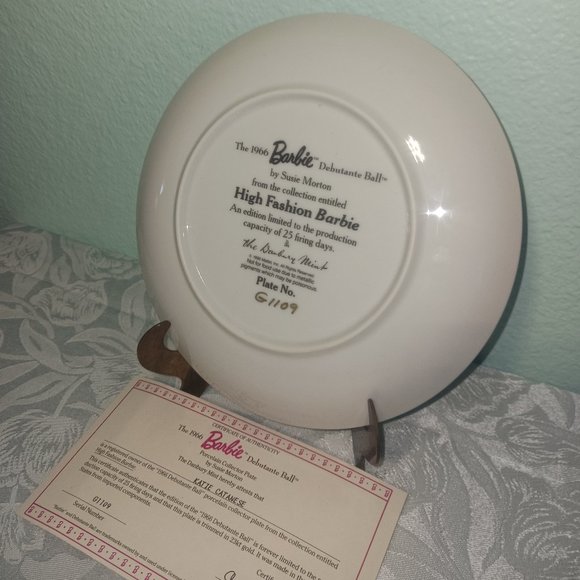 **Vintage BARBIE!!** High Fashion Barbie Porcelain Plate Collection of 8 Plates - Picture 3 of 15